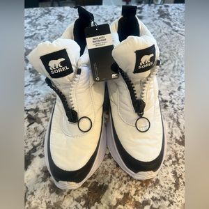 Sorel Out N About puffy snow boots